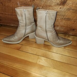 Sesto Meuci Women's Tan Ankle Boots